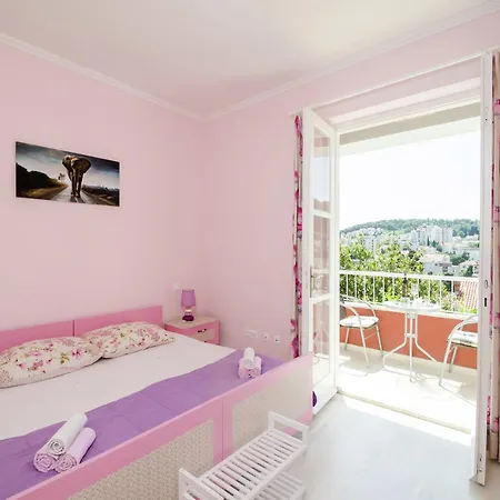Sumptuous In Private Terrace Daire