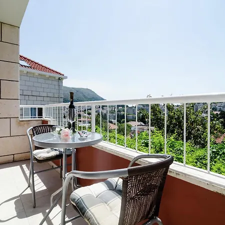 Sumptuous In Private Terrace Daire